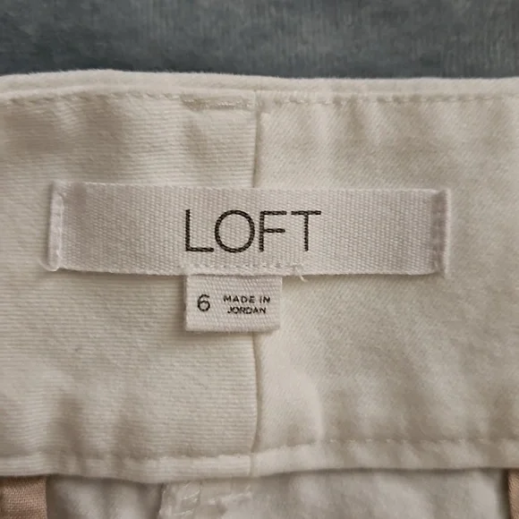 Size 6 Loft Shorts - Picture 2 of 3